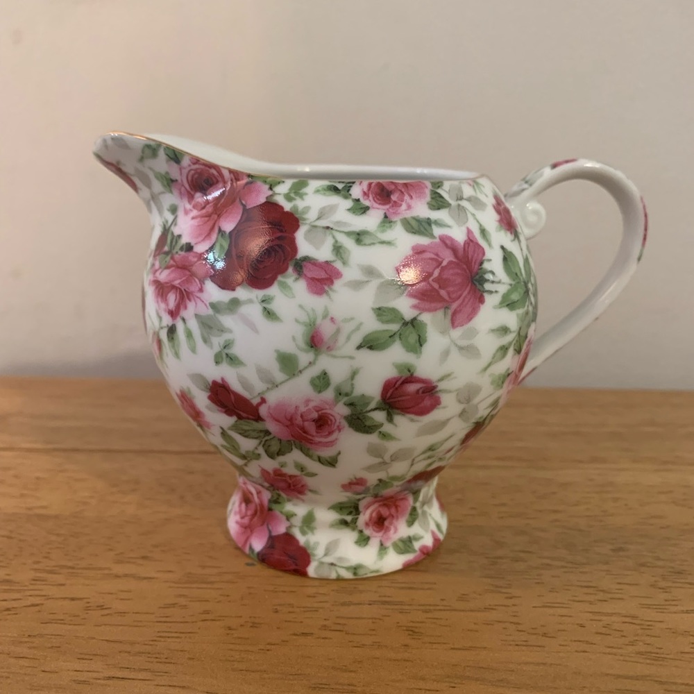 Vintage Caldo Freddo Creamer Red and Pink Roses